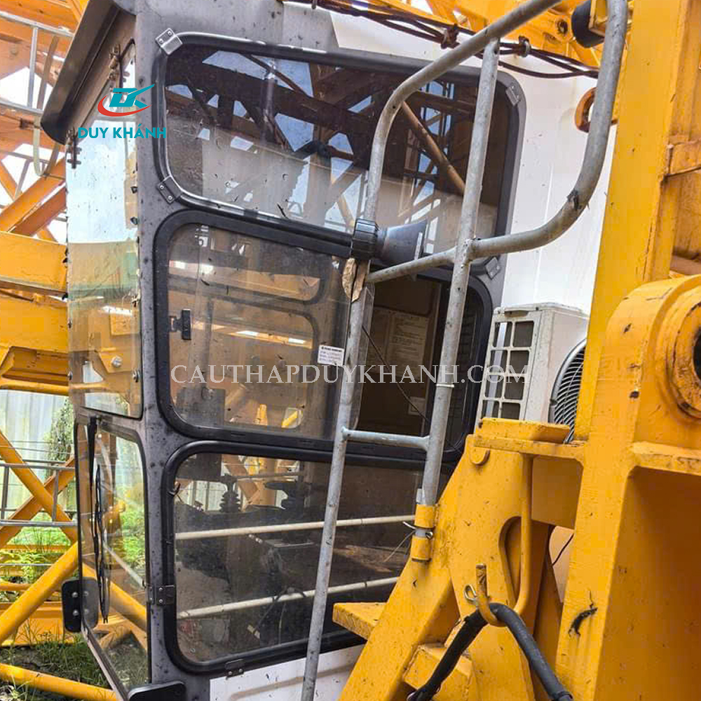 Bán cẩu tháp Zoomlion 7025 - 12 tấn đã qua sử dụng Bán cẩu tháp Zoomlion 7025 - 12 tấn đã qua sử dụng