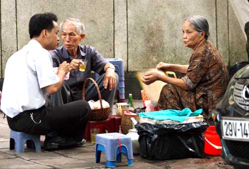 Bát nước chè xanh ( đặc sản chè thái nguyên )