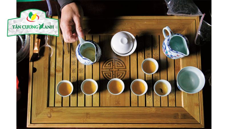 Ấm đất, ấm sứ hay ấm thủy tinh, đâu là lựa chọn hợp lý cho trà hương?
