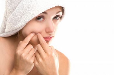 Nguyên Nhân Gây Mụn và Cách Chăm Sóc Da Mụn