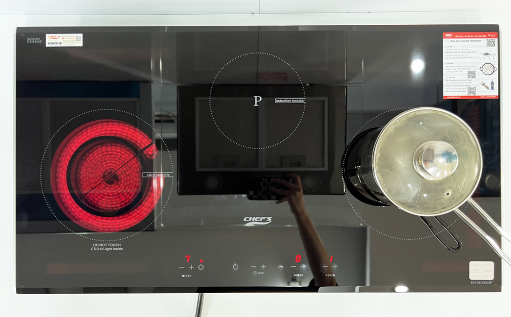 Mặt trước của bếp điện từ Chefs EH MIX544P