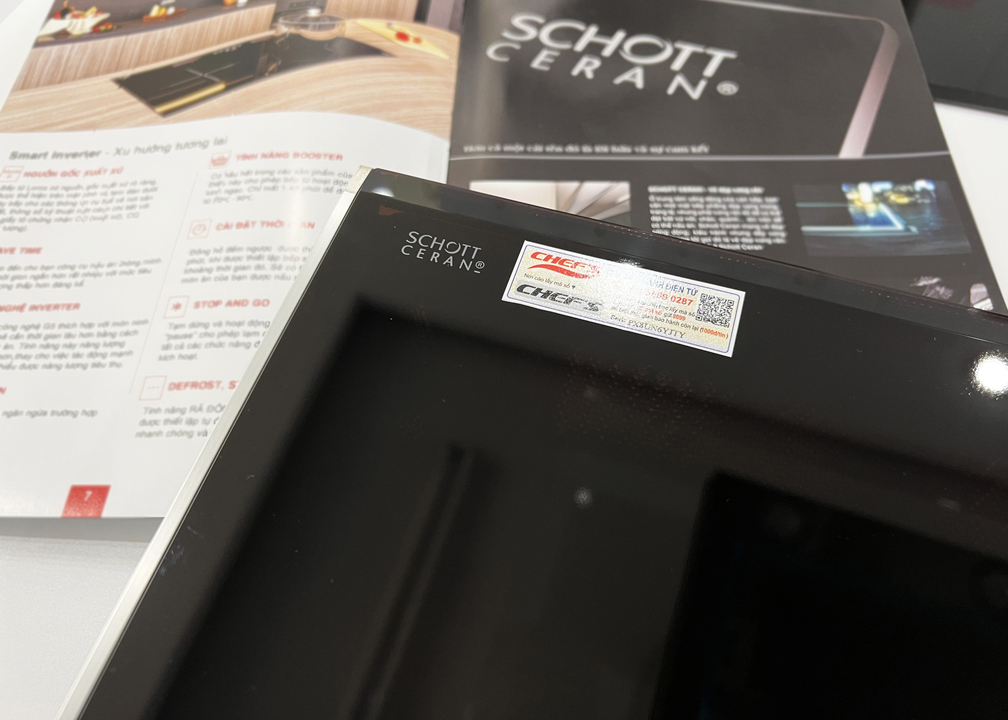 Mặt kính schott của bếp điện từ Chefs EH MIX544P