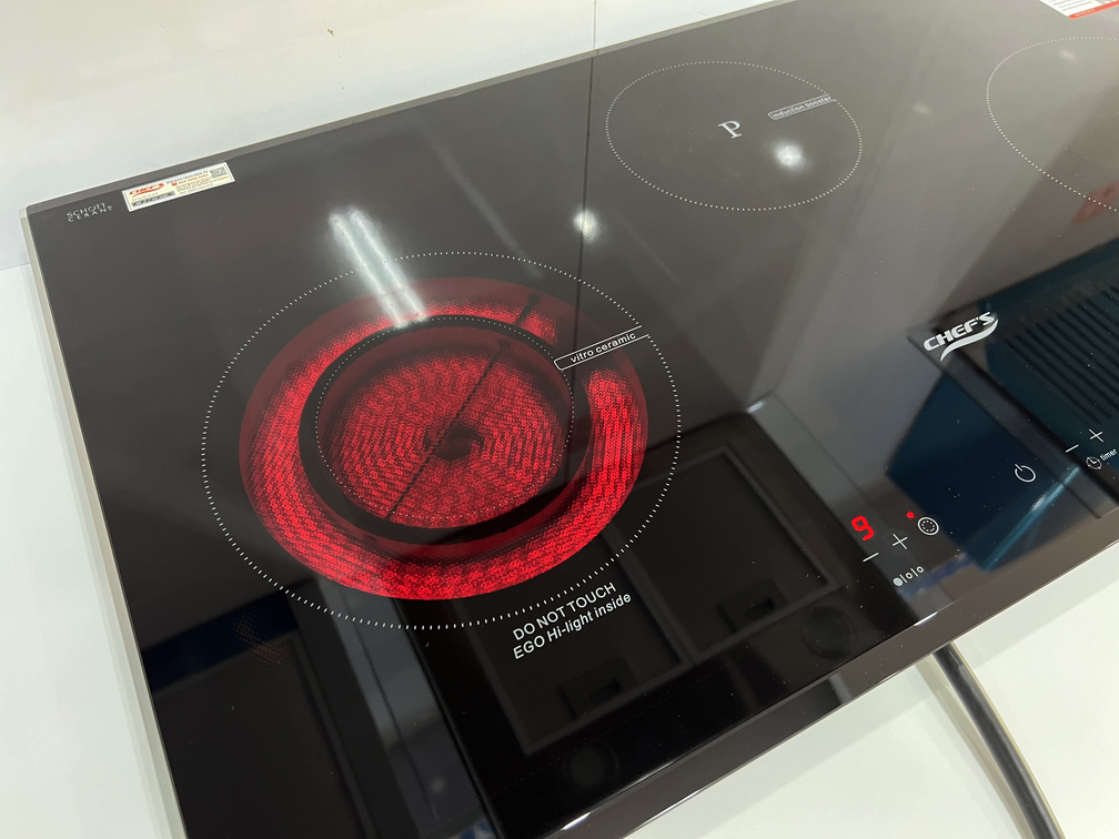 Vùng nấu của bếp điện từ Chefs EH MIX544P