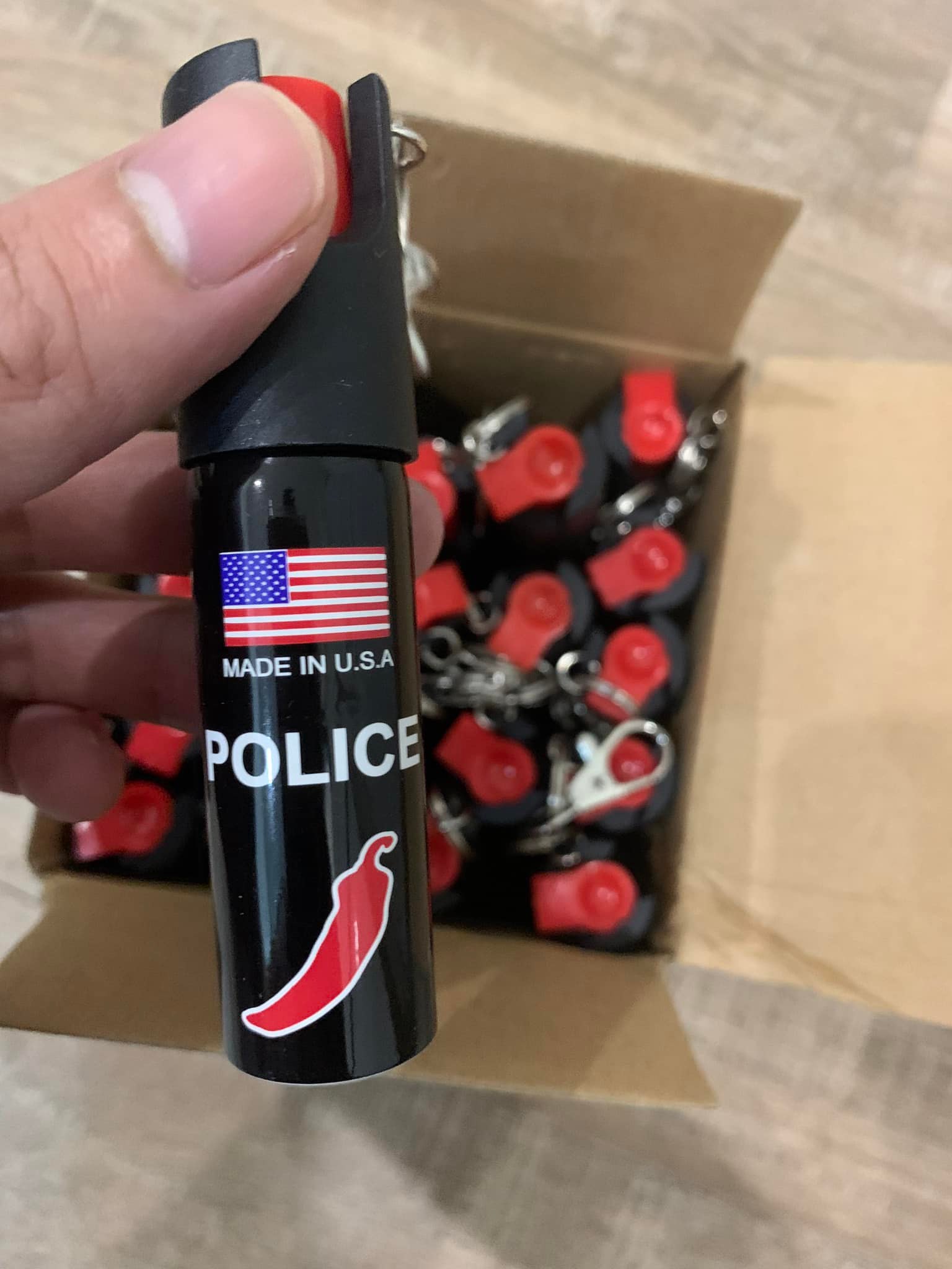 Xịt cay móc khoá mini police