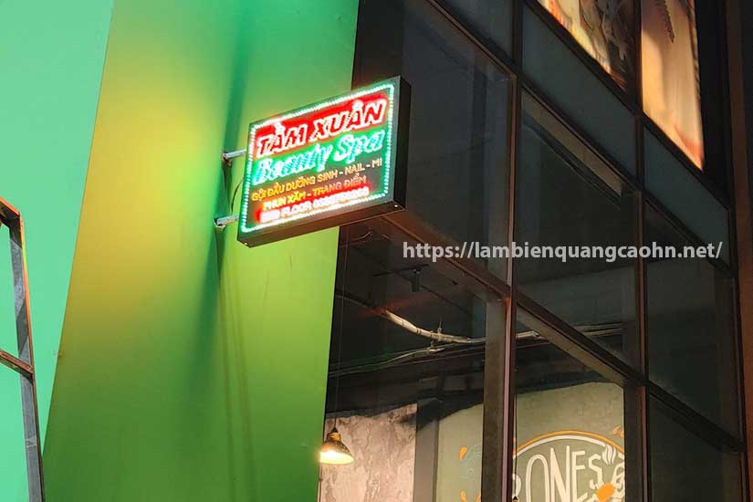 giá biển led vẫy