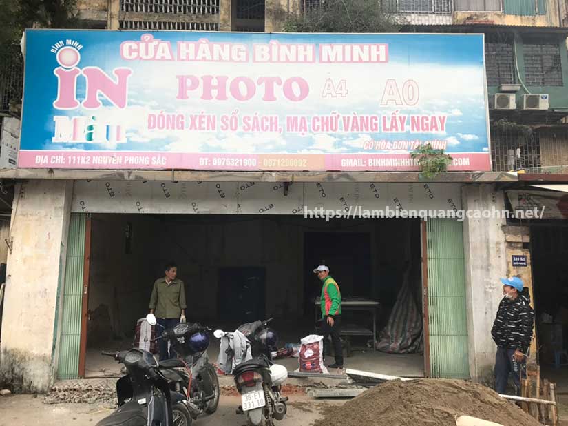 Biển bạt quảng cáo bạc màu