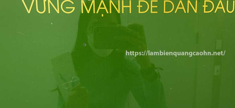 biển công ty mica dán decal