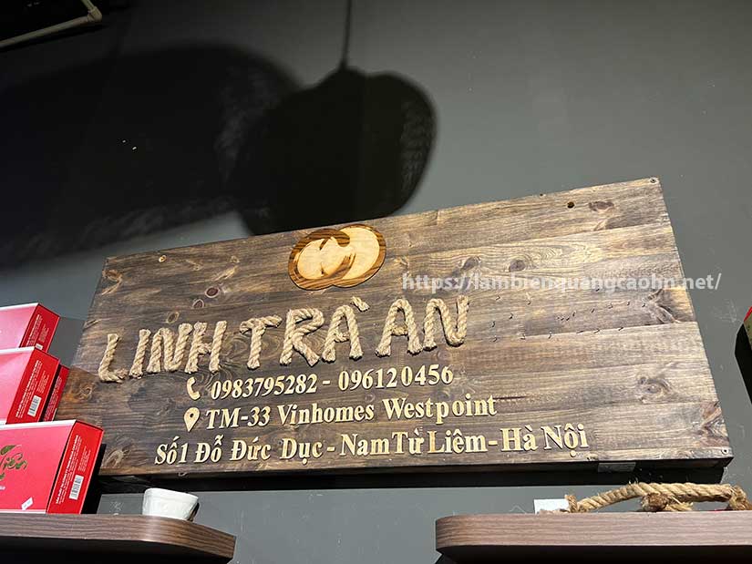 biển hiệu gỗ