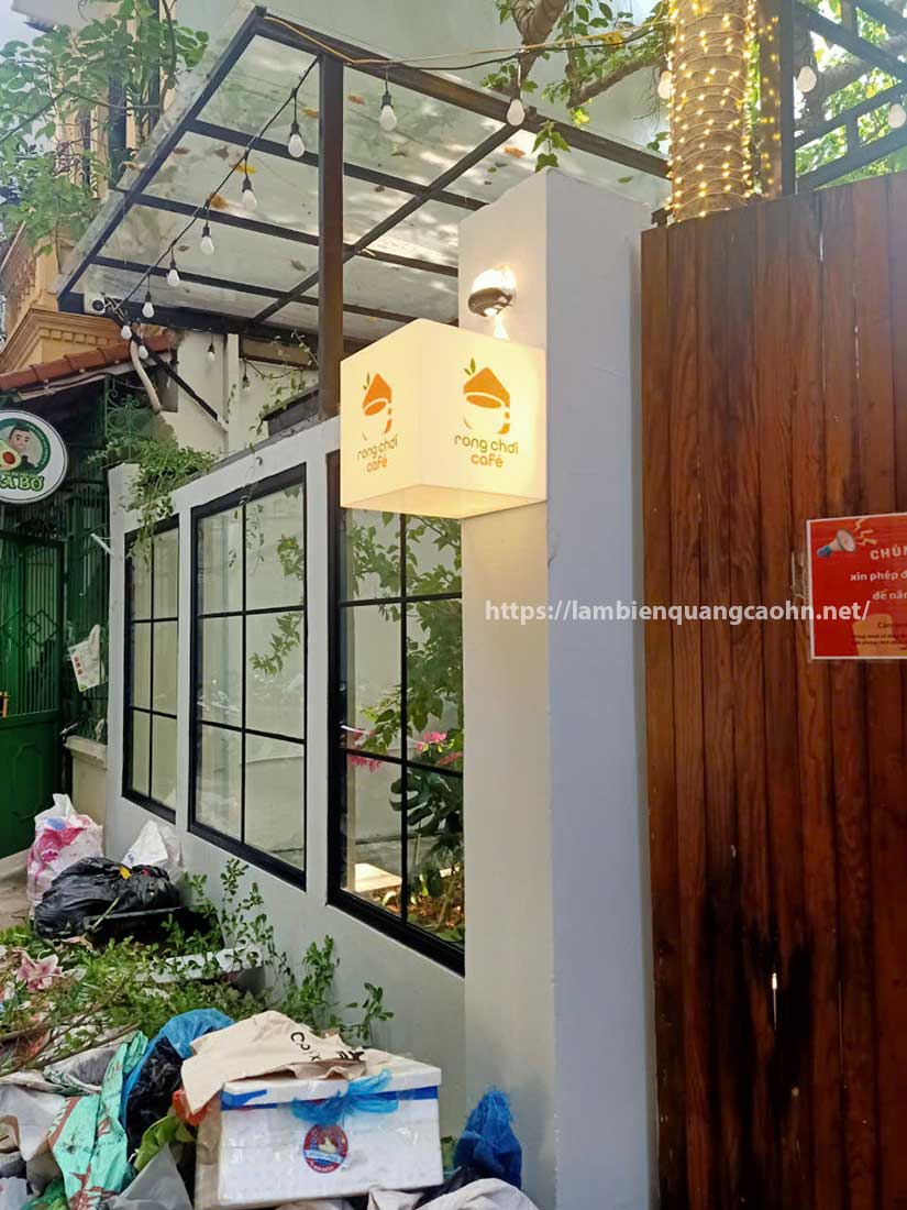 Biển quảng cáo hộp đèn