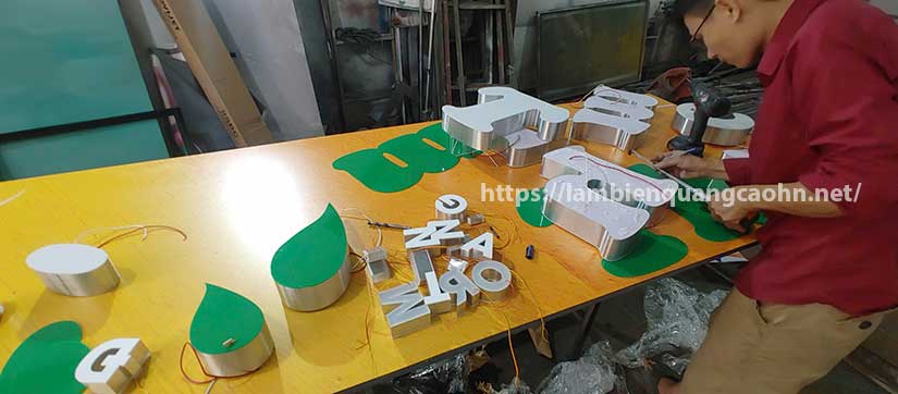 biển quảng cáo nước ép trái cây, biển chữ nổi LED
