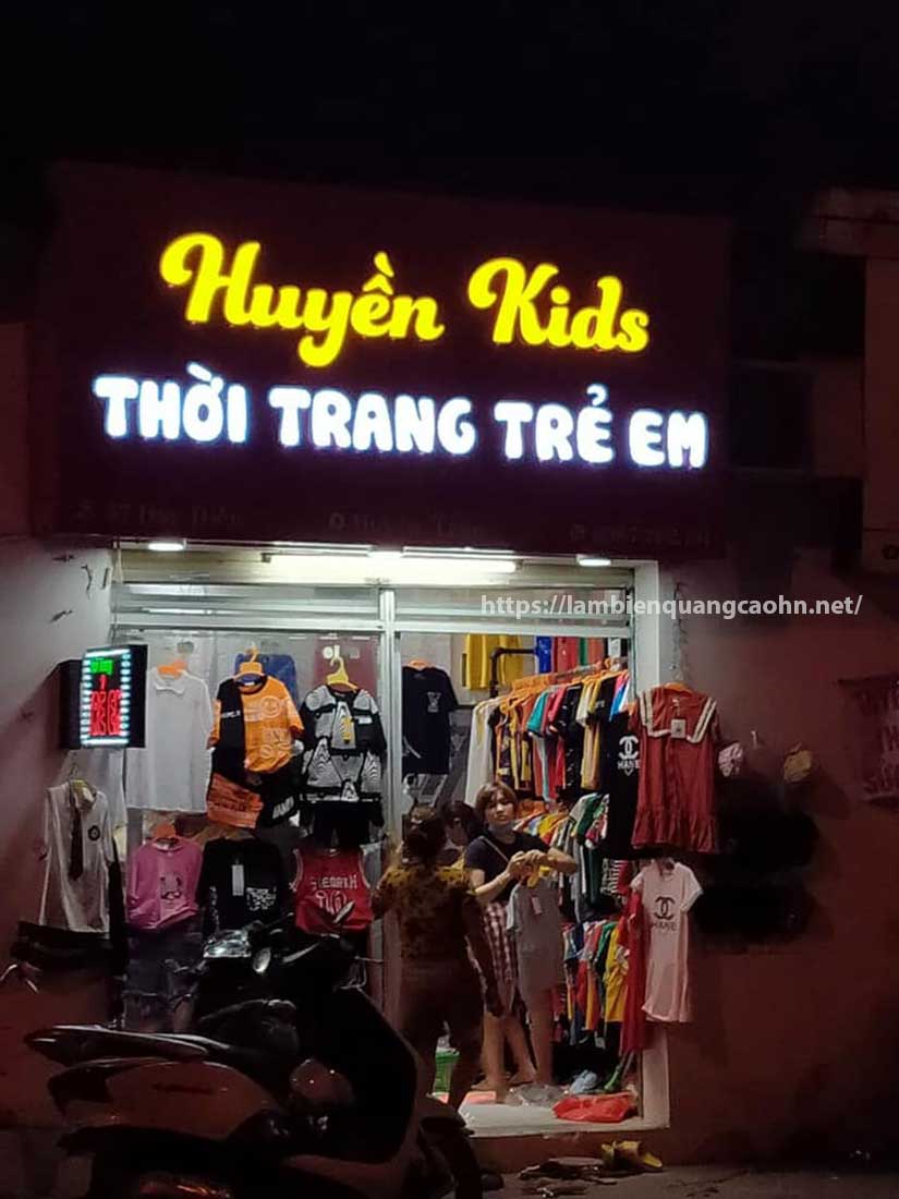 Biển chữ nổi mica LED; Biển cửa hàng thời trang