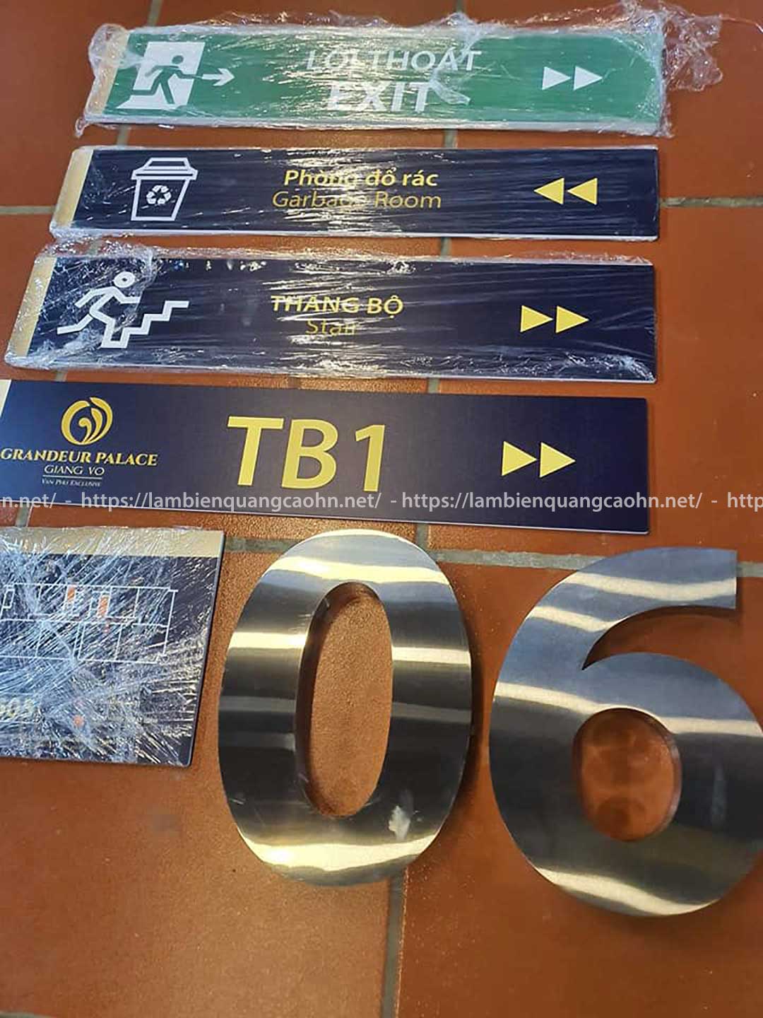 Biển công ty