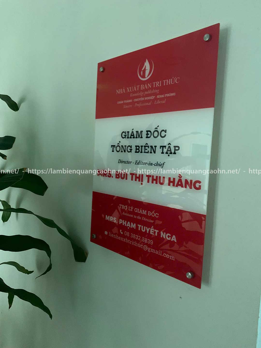 Biển công ty mica