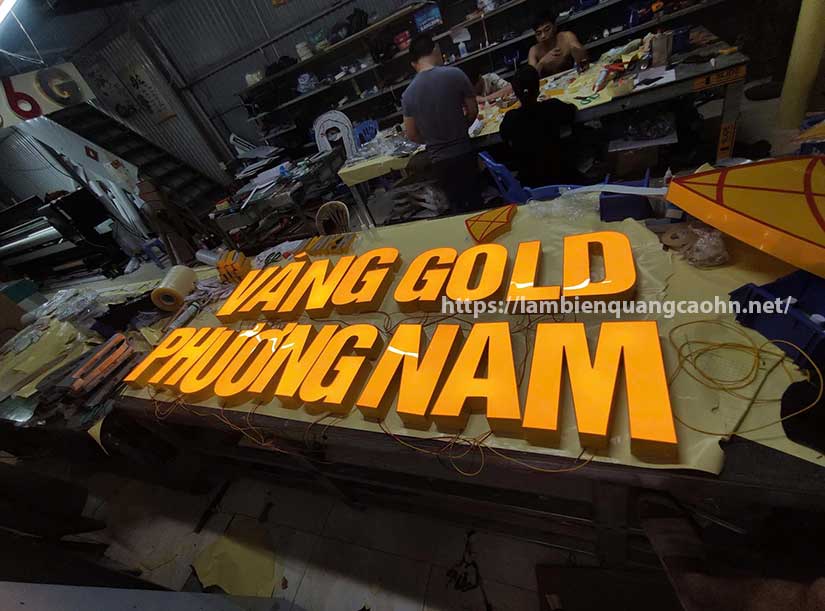 làm biển cửa hàng vàng bạc, biển chữ đồng, biển chữ nổi inox