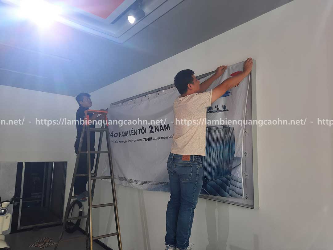 Biển hộp đèn ốp cột siêu thị