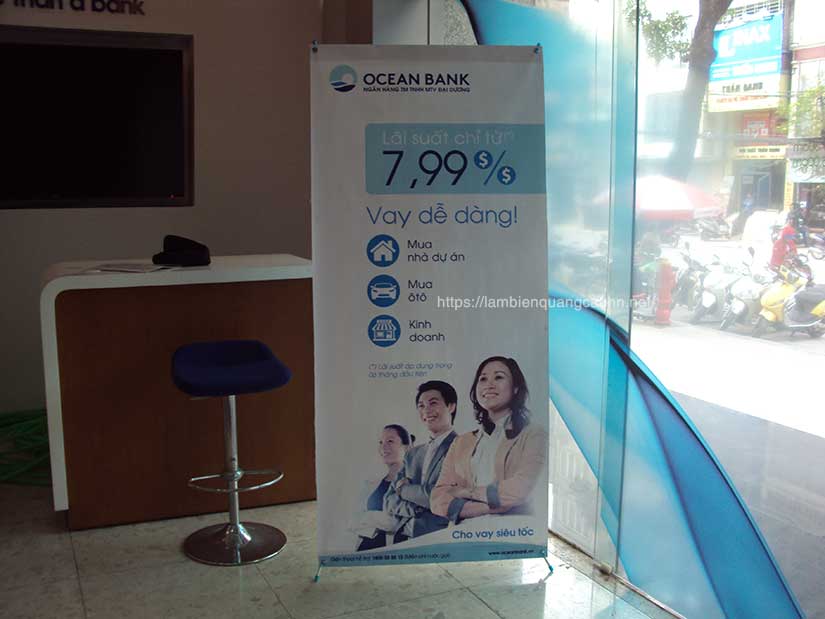 chân standee sắt