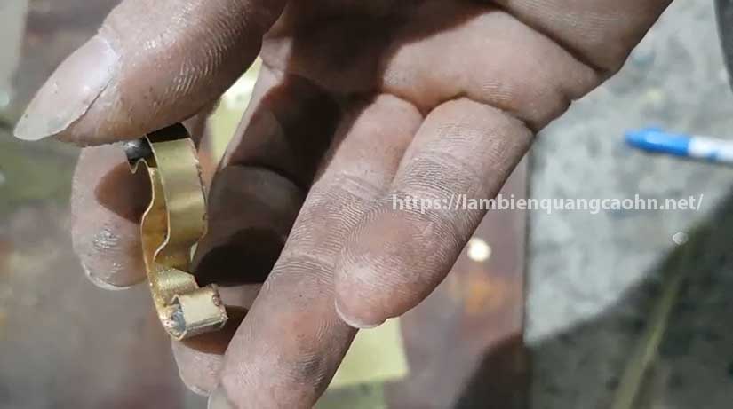Chữ đồng đặc nguyên khối