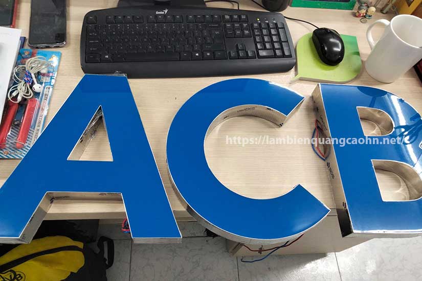 Chữ đổ keo nhựa acrylic