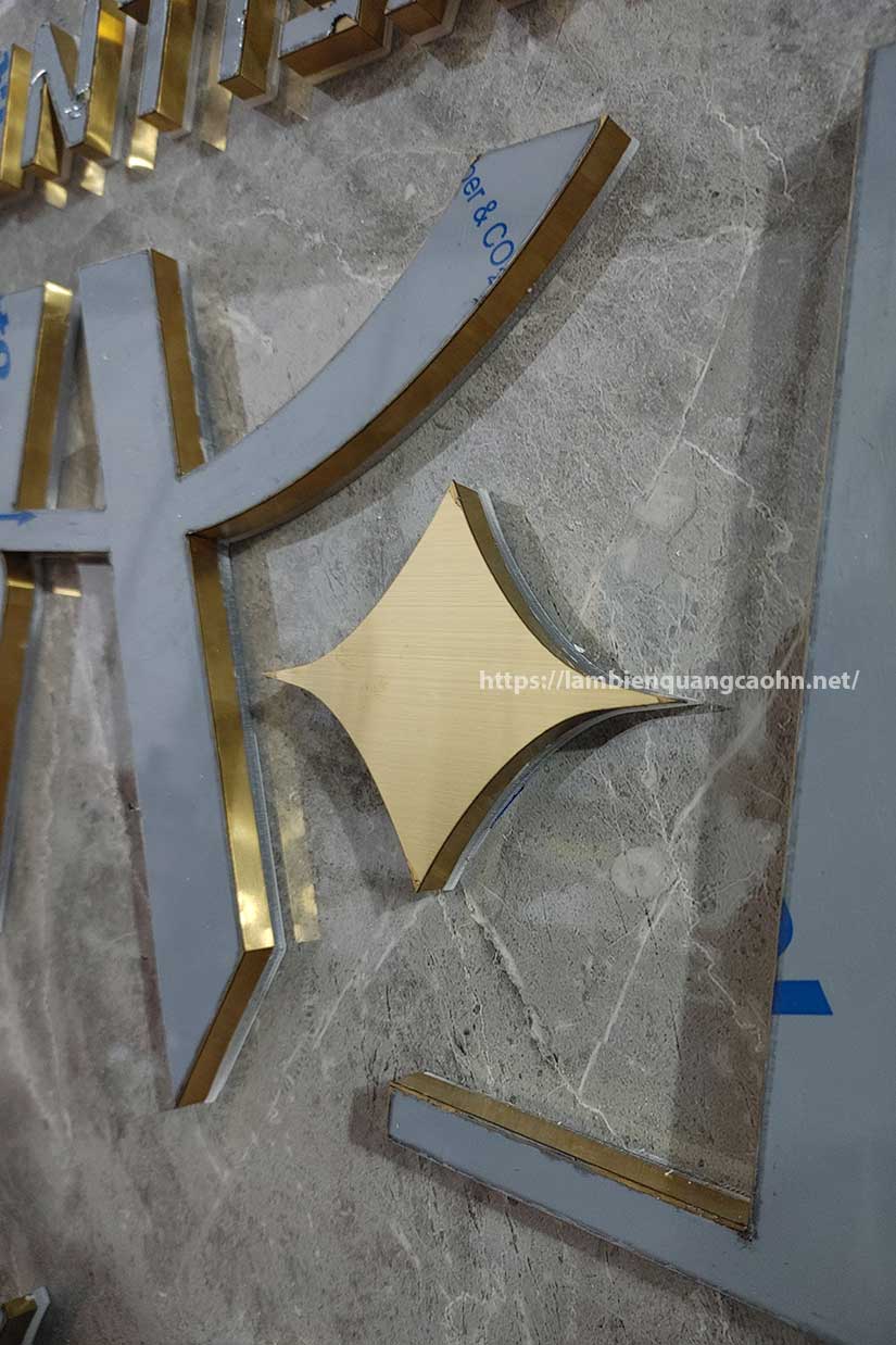 chữ mica nổi