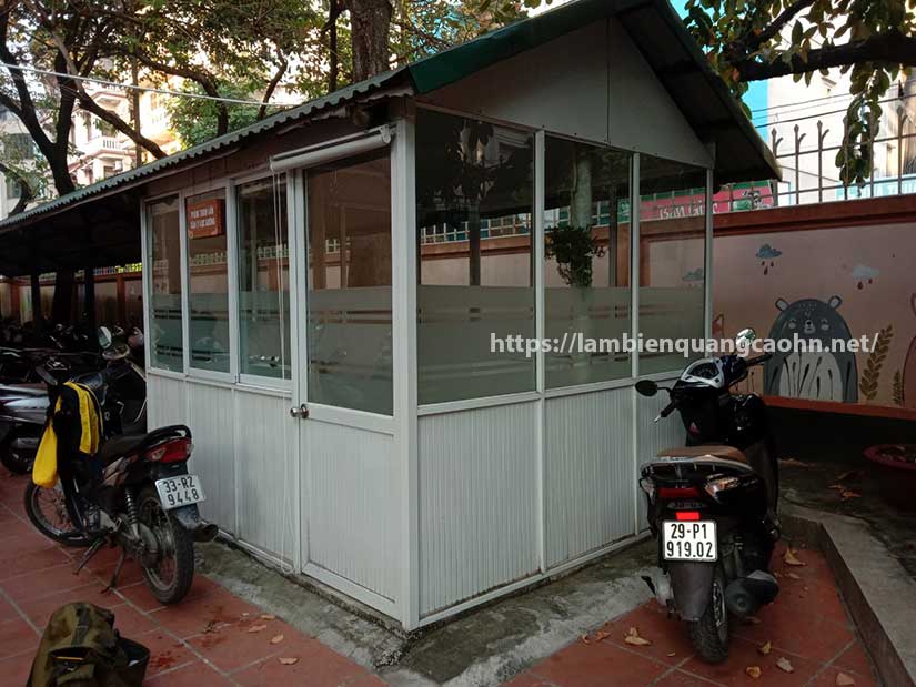 dán decal cát mờ lên kính