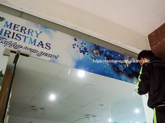 Dán decal kính, decal dán kính, đề can dán kính, dán decal kính văn phòng, in decal dán kính, dán cửa kính, dán trang trí noel, dán trang trí tết, 