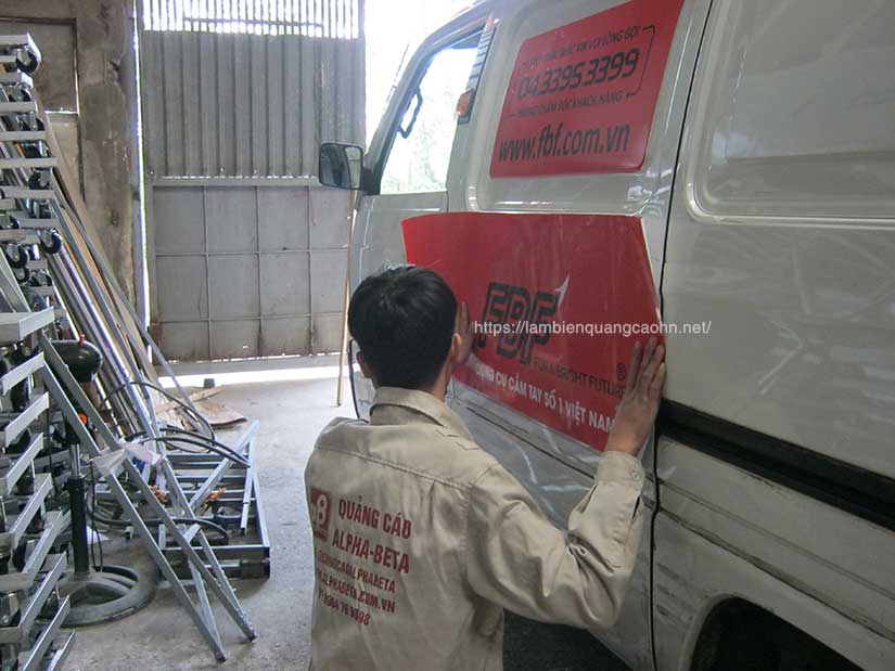 dán quảng cáo trên xe ô tô, dán quảng cáo xe tải, dán logo trên xe ô tô, dán quảng cáo trên xe hơi, dán decal xe su cóc, xe su cóc