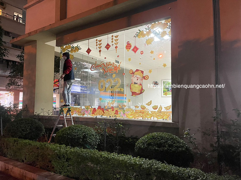 decal trang trí tết, dán decal kính, cổng chào tết, đề can dán kính, dán cửa kính