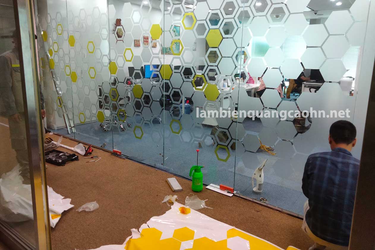 decal dán kính mờ hoa văn, decal mờ, dán kính văn phòng, dán decal kính