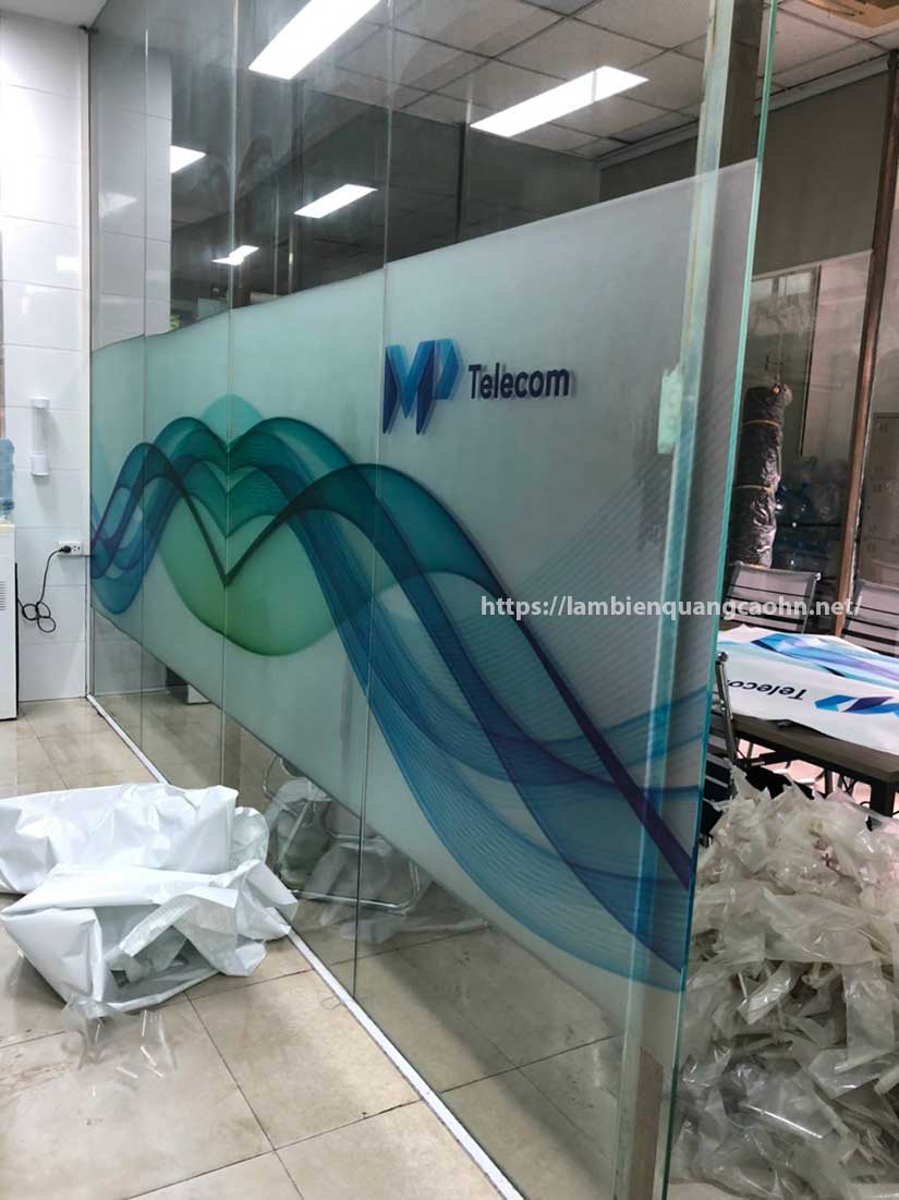 decal mờ dán kính văn phòng