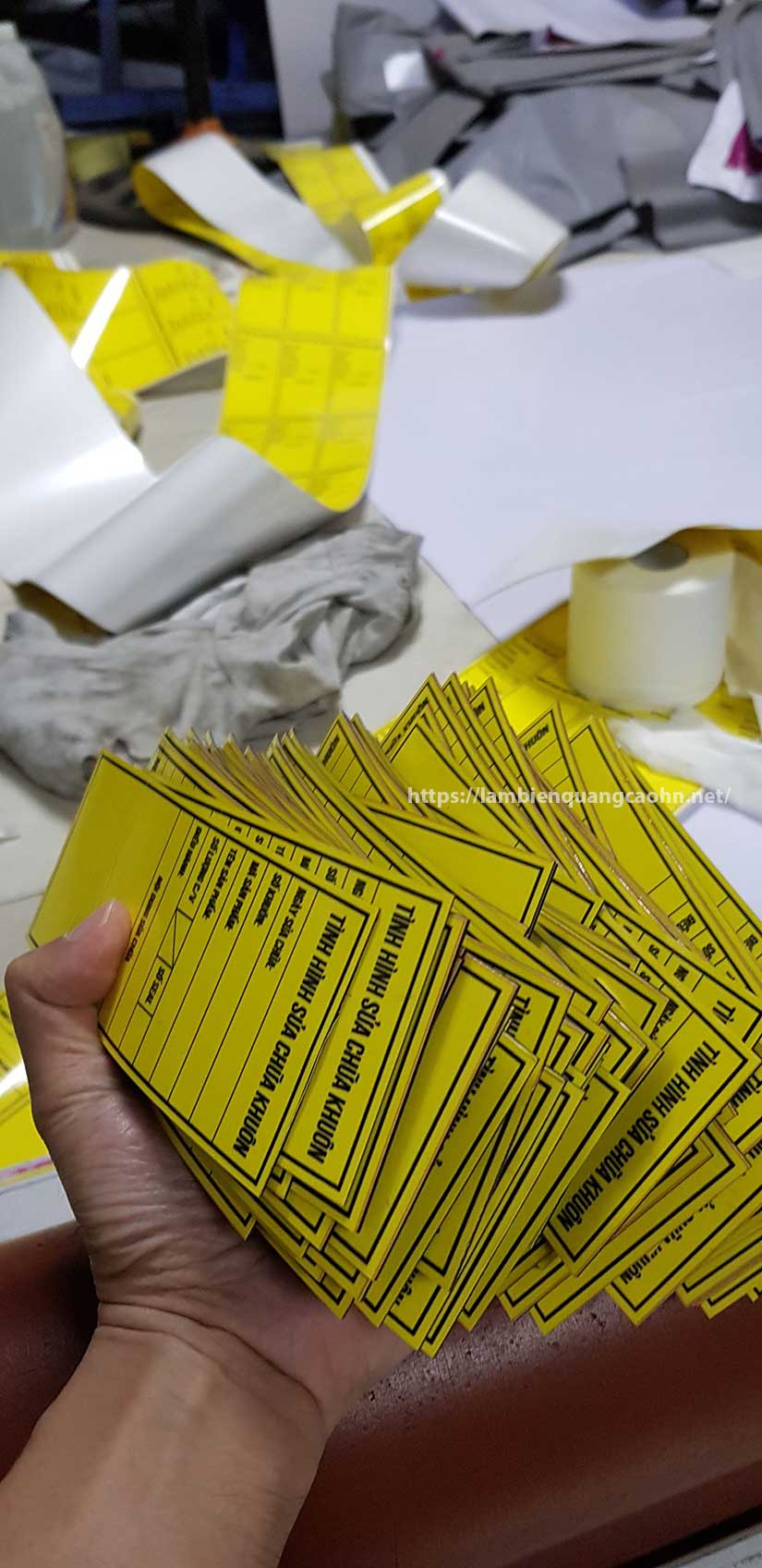 decal nam châm dán bảng