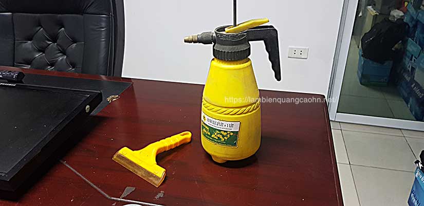 dụng cụ dán decal kính
