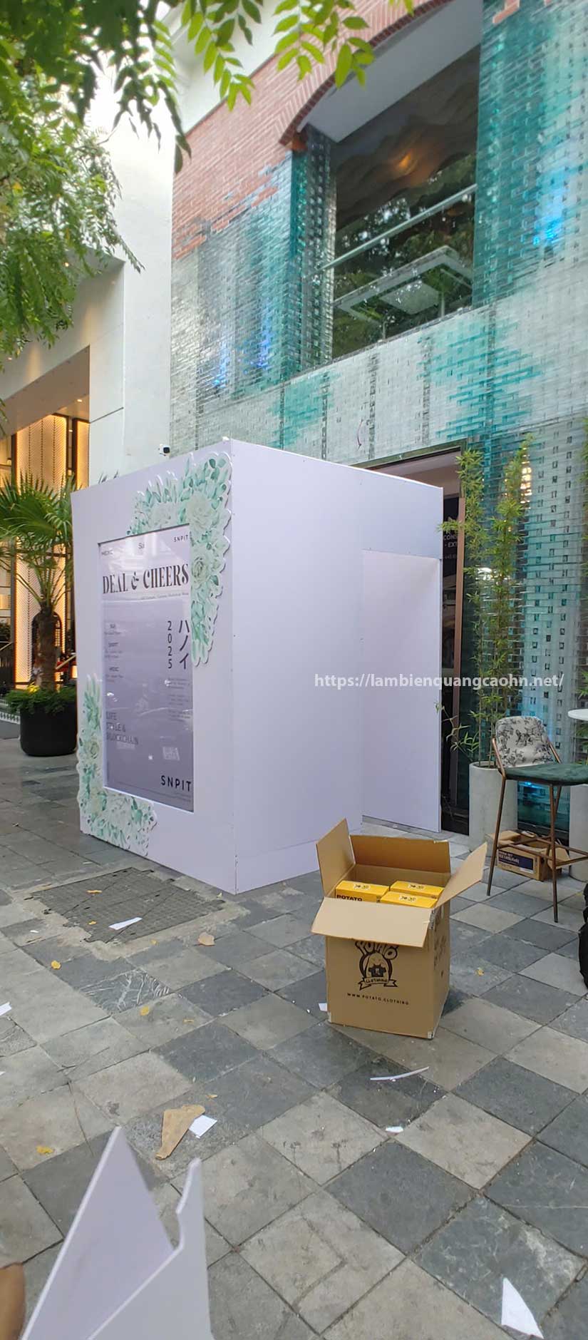 Khung hộp chụp ảnh check in