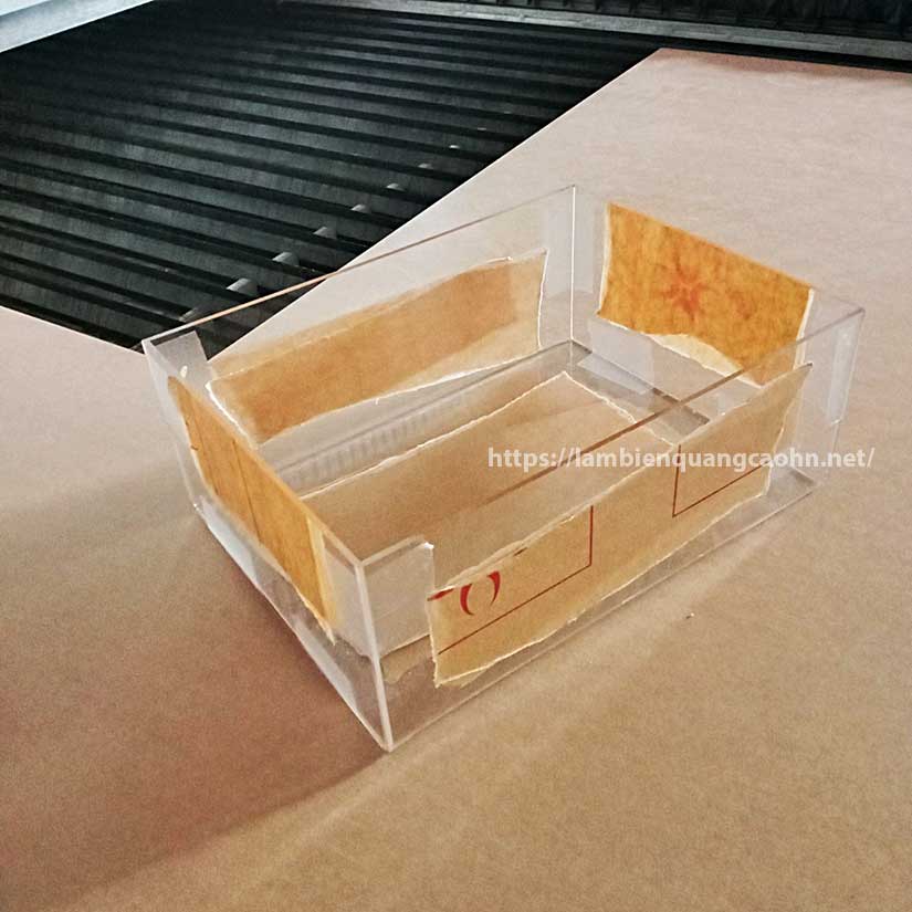 Hộp mica trong suốt