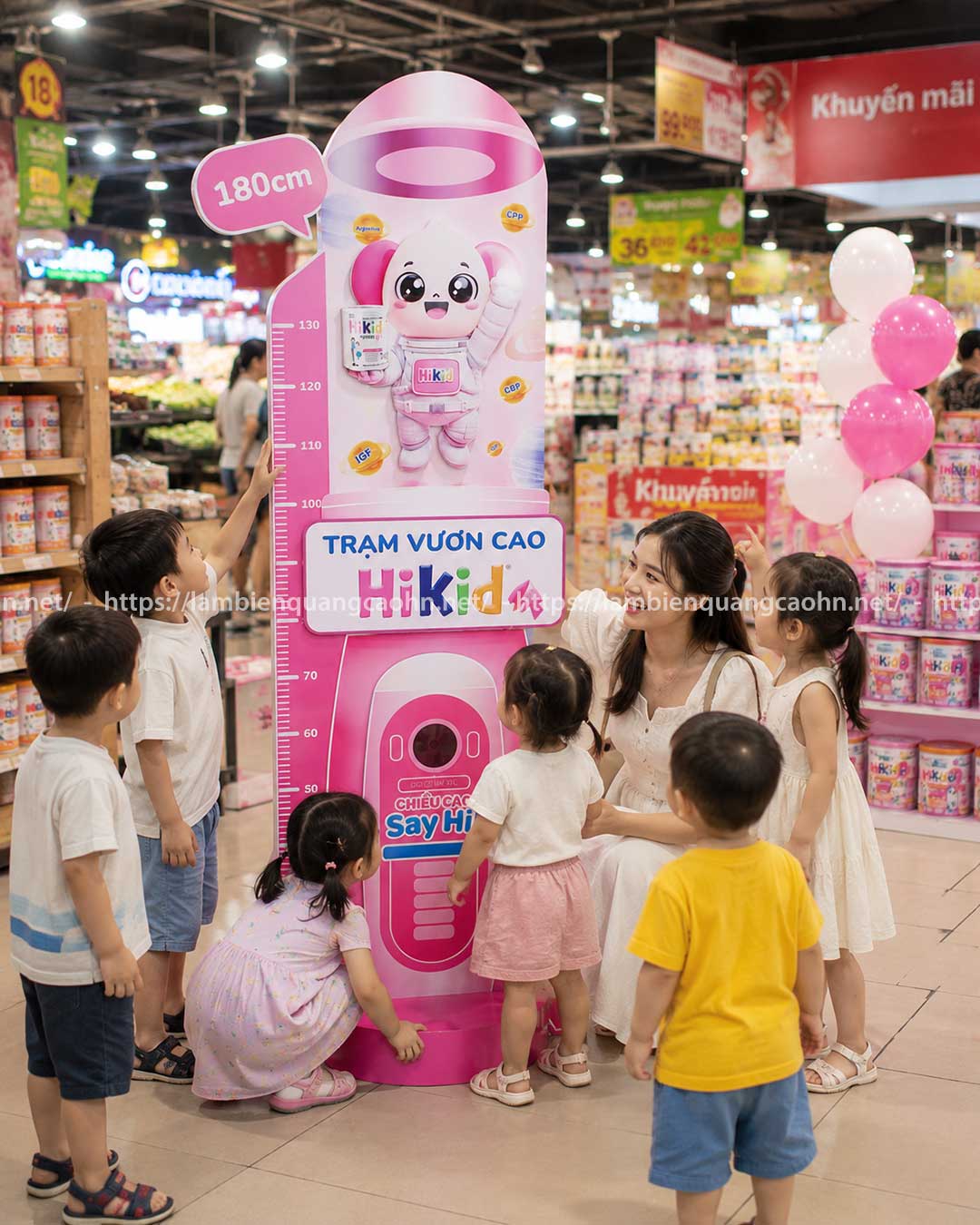 in standee mô hình