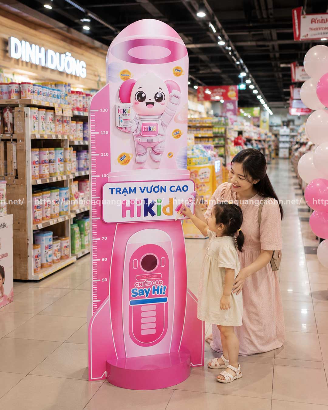 in standee mô hình