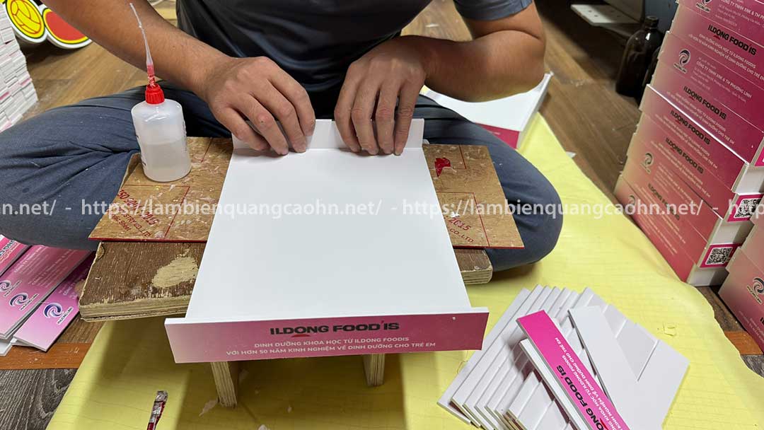 Kệ formex dạng khay