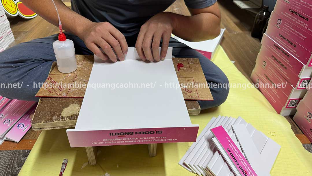 Kệ formex dạng khay