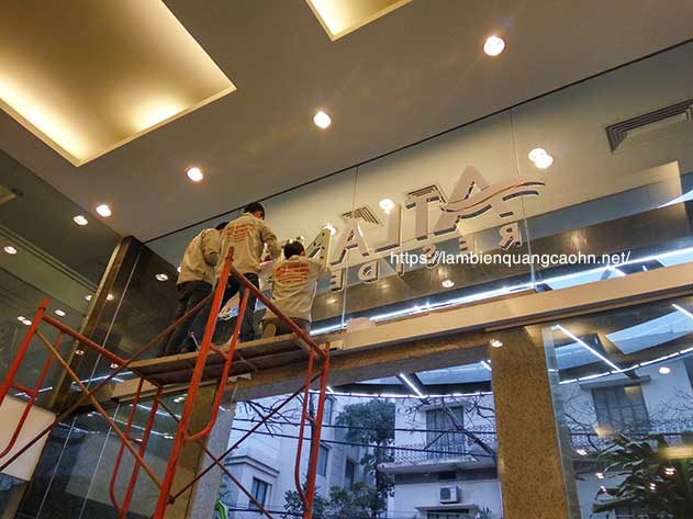 làm biển quảng cáo tại hà đông, làm biển quảng cáo, làm biển công ty, biển cửa hàng, biển quảng cáo đẹp