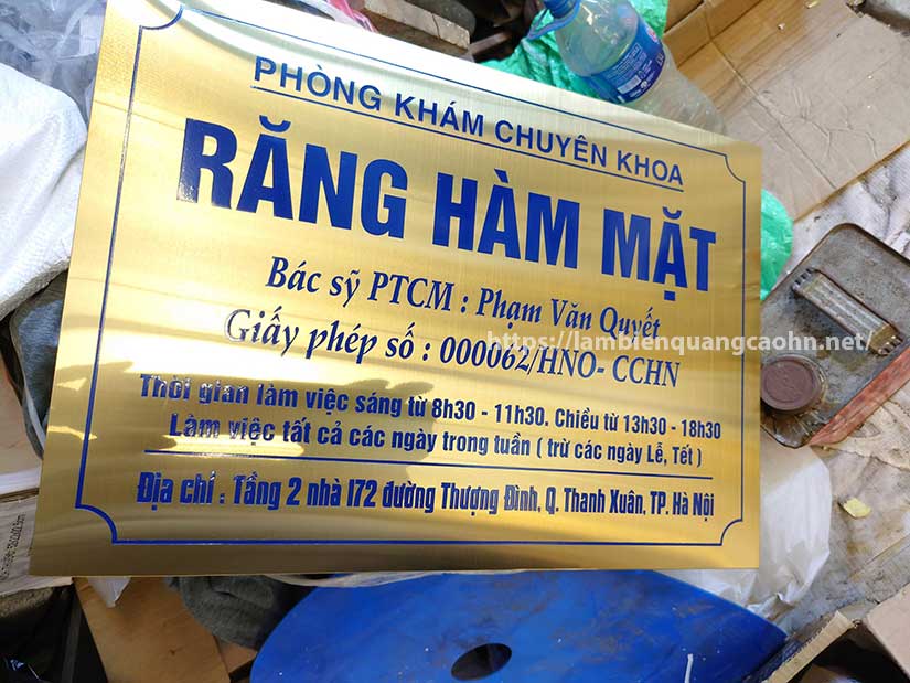 làm biển tên công ty