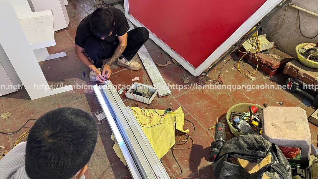làm biển quảng cáo siêu thị điện máy