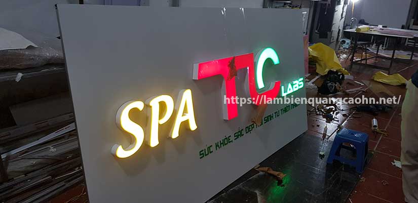 logo bán hàng online treo tường, logo live stream treo tường
