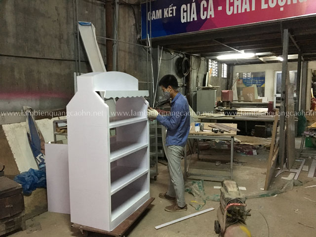 Kệ gỗ trưng bày