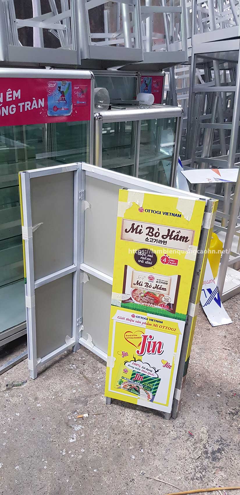 sản xuất POSM lắp ghép