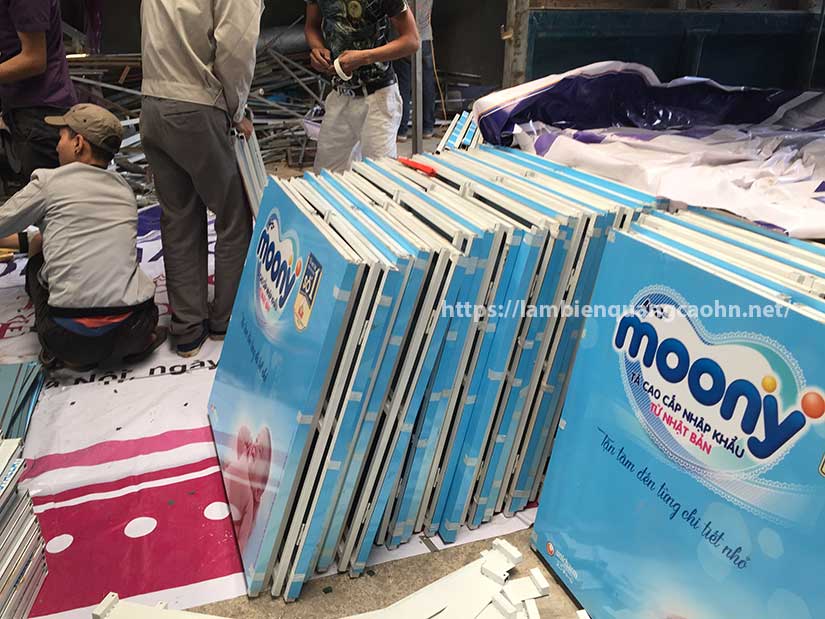 sản xuất POSM lắp ghép