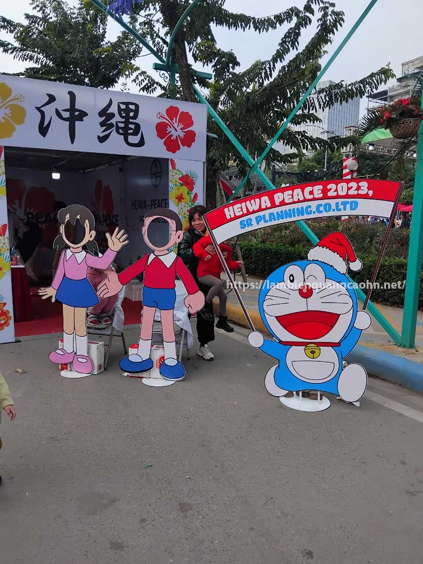 standee hình người