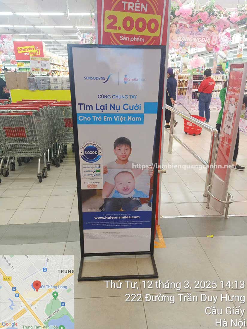 Standee sắt