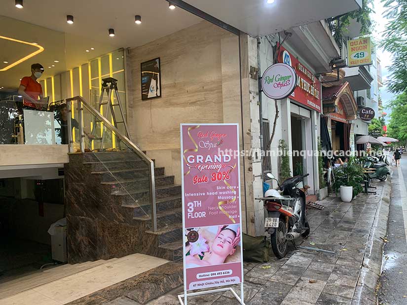 Standee quảng cáo, standee khung sắt, standee chân sắt