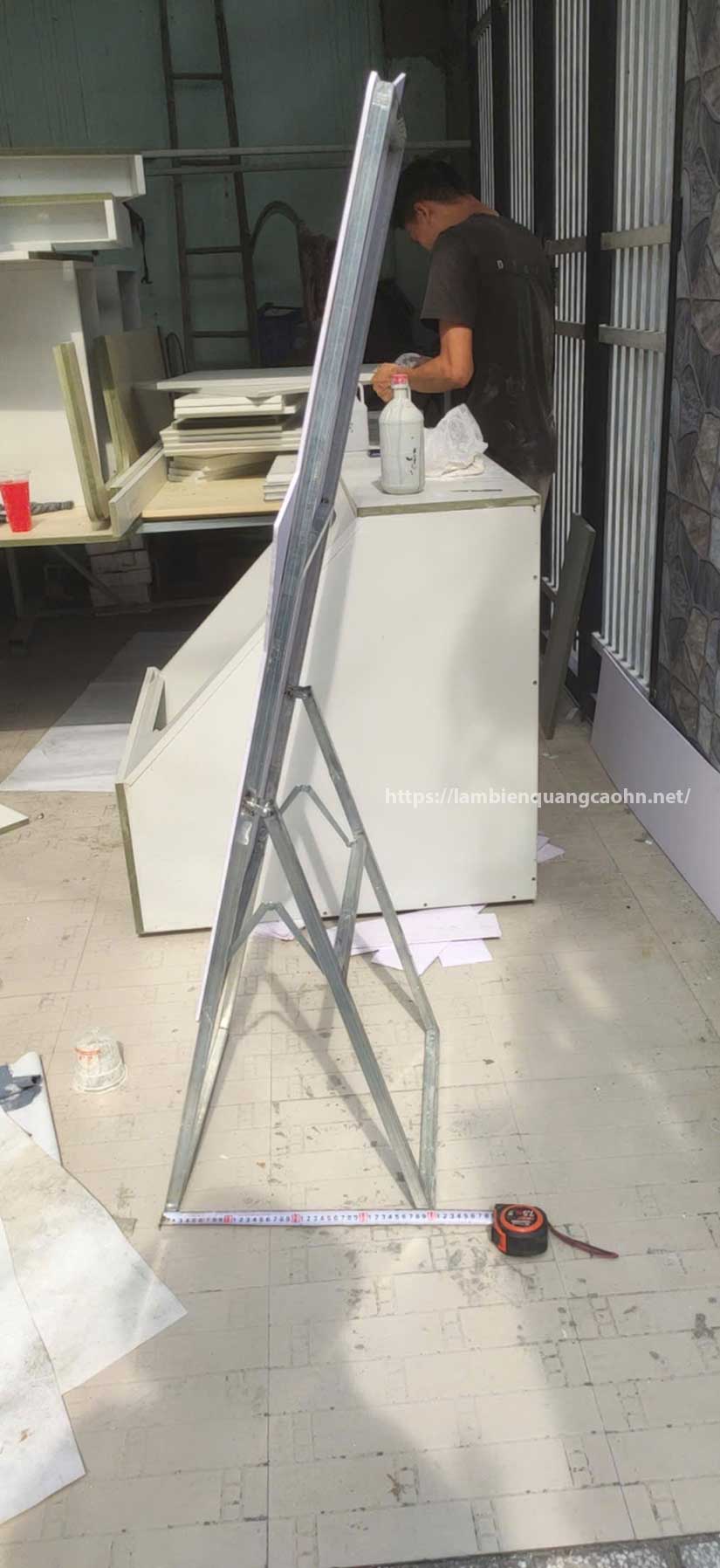 standee die cut; standee quảng cáo