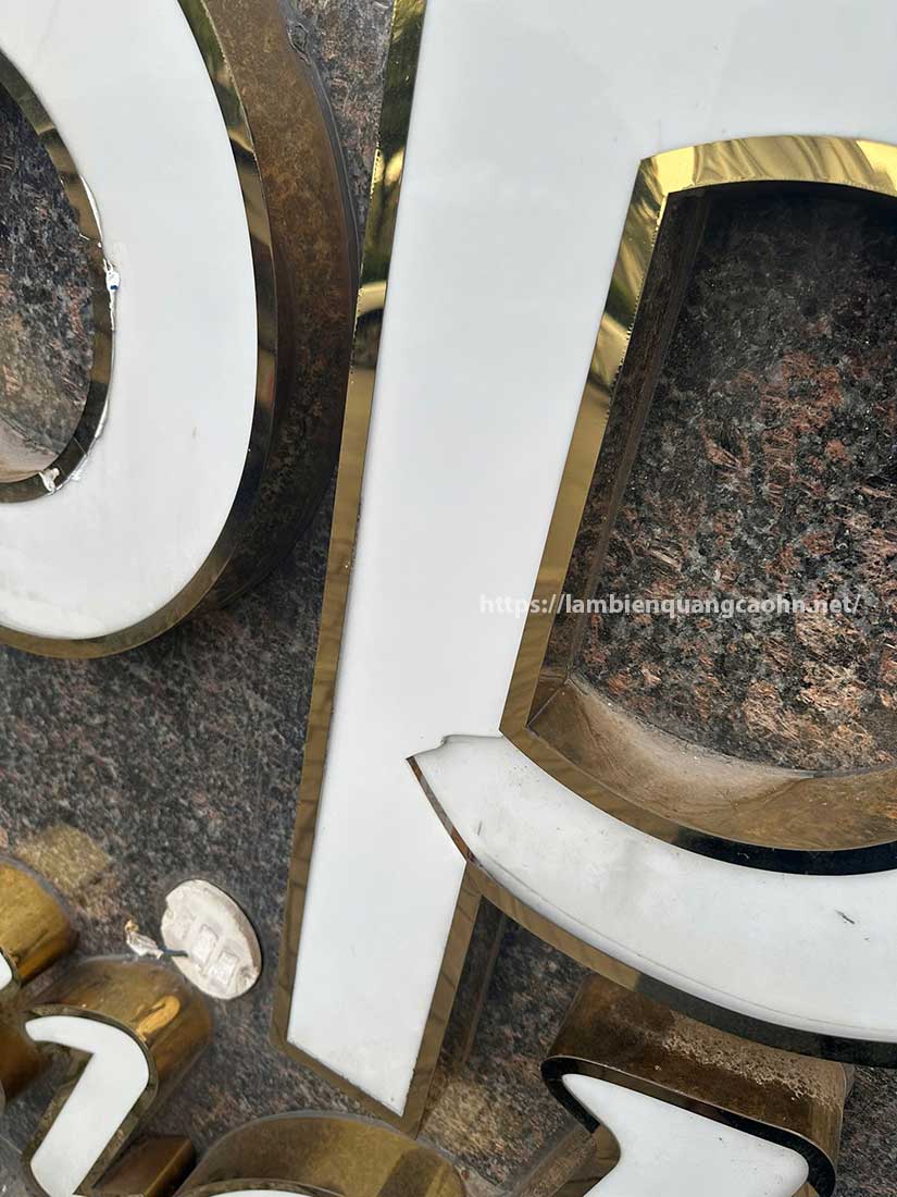 sửa chữa biển quảng cáo