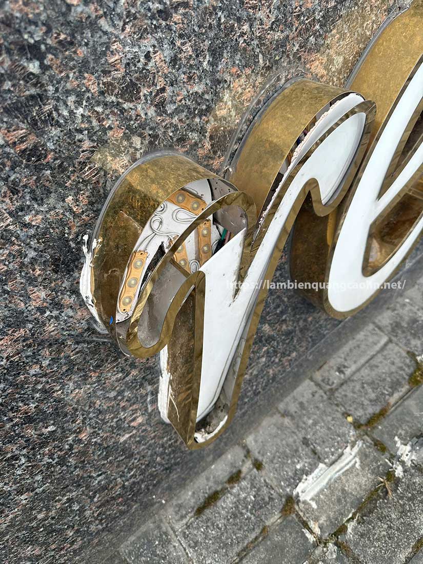 sửa chữa biển quảng cáo